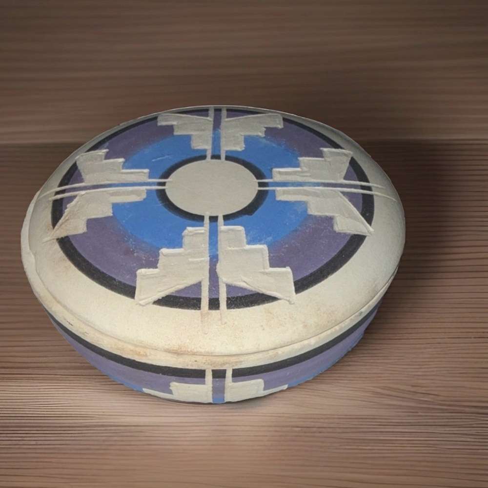 Native American Sioux Pottery Trinket Box Handcrafted Sioux Indians Signed Elk